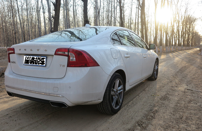 高尔夫和沃尔沃s60谁值得买,高尔夫沃尔沃s60