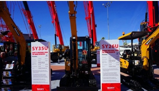 三一挖机提车到家,三一挖机从11年到现在出的车型