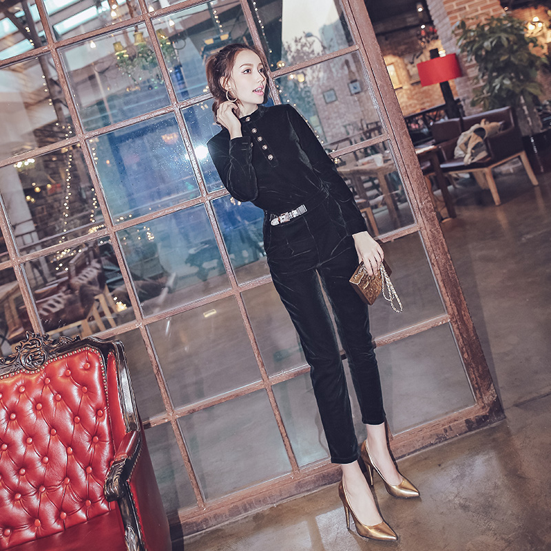 今天来分享一套日常可以穿的搭配,今天穿什么每日搭配分享