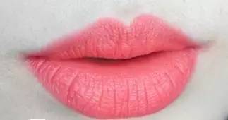 小仙女必备的哑光雕花口红来啦,小仙女必备口红小金条