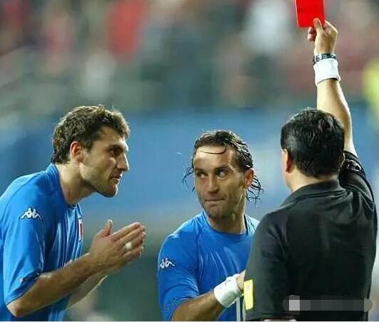 韩国人擂台上叫嚣三秒钟后被ko,韩国犯规被ko