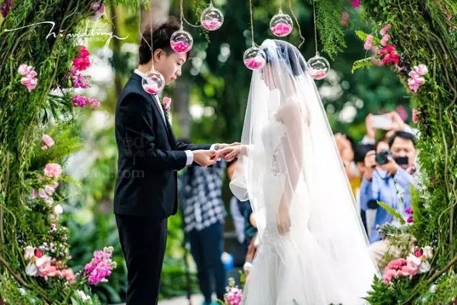 春天办婚礼，不来一场这样的浪漫，你的良心不会痛吗？