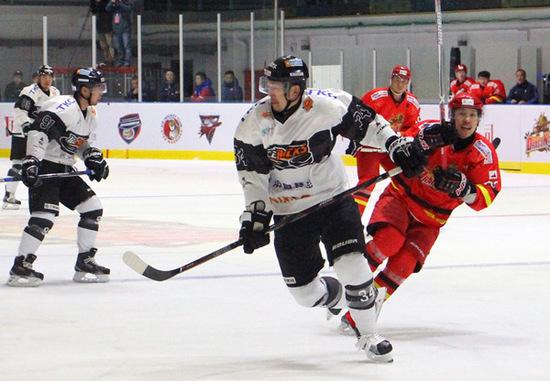 韩国选手欺负中国选手却被反击,韩国选手挑衅国足挨打视频