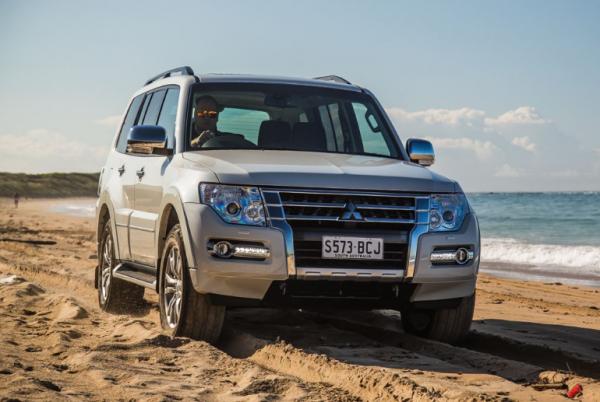 三菱帕杰罗劲畅无人区穿越,三菱帕杰罗v97穿越无人区