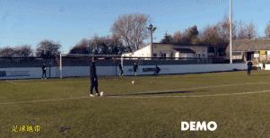 足球地带精彩片段,足球踩球加速过人