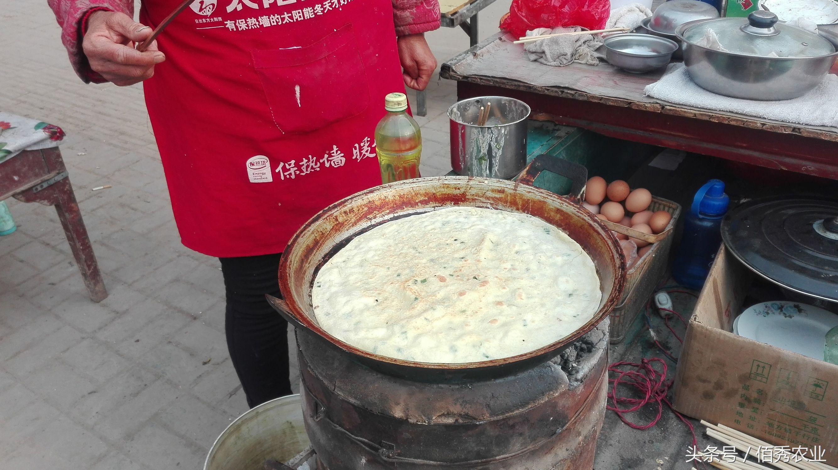 农村大姐卖鸡蛋的利润,农村大姐靠摊煎饼发家致富