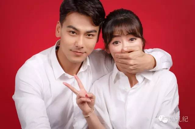 在朋友圈晒领证的那张照片,千万别学大s和奶茶妹妹!