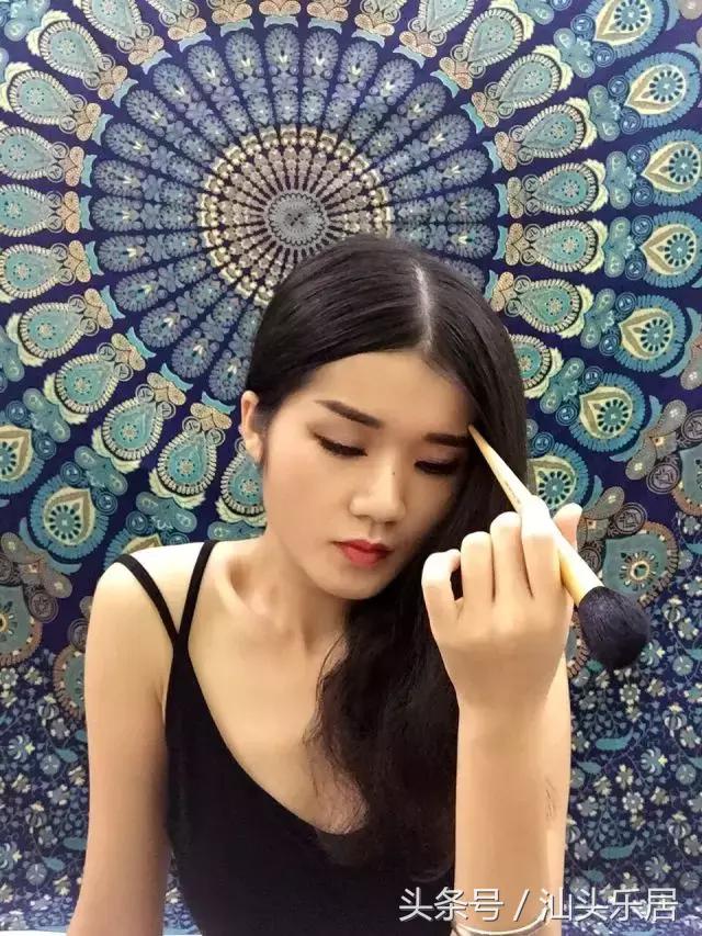 十二名美模，十二种风情，你来“选出”小公园的故事