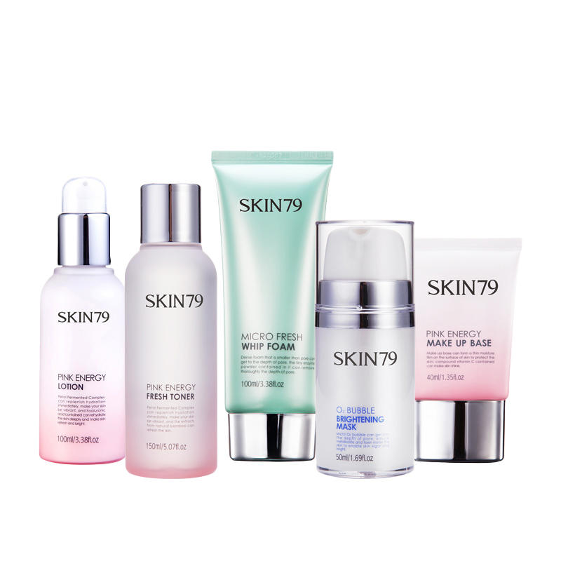 化妆可以让你更自信,化妆做脸部护理的手法