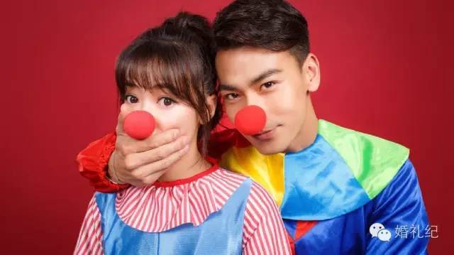 在朋友圈晒领证的那张照片,千万别学大s和奶茶妹妹!