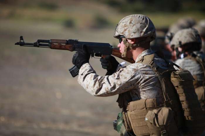 十大名枪之首ak47,ak47为什么被称为十大名枪之首