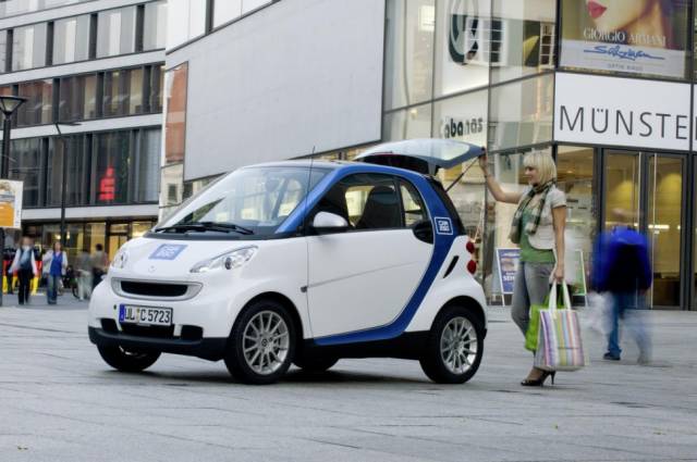 还想着攒钱买车呢?现在流行APP租车,没车的进来看!