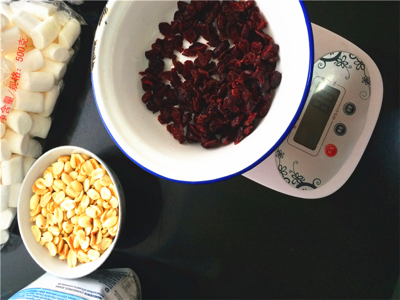 吃不完的奶粉做牛轧糖,做牛轧糖用什么奶粉好