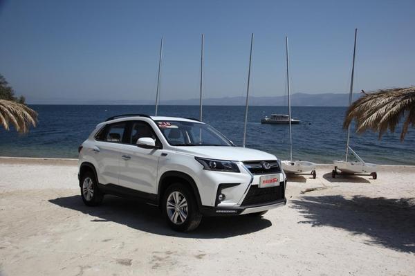 宋楠:甩开套路试驾1.3T北汽幻速S5