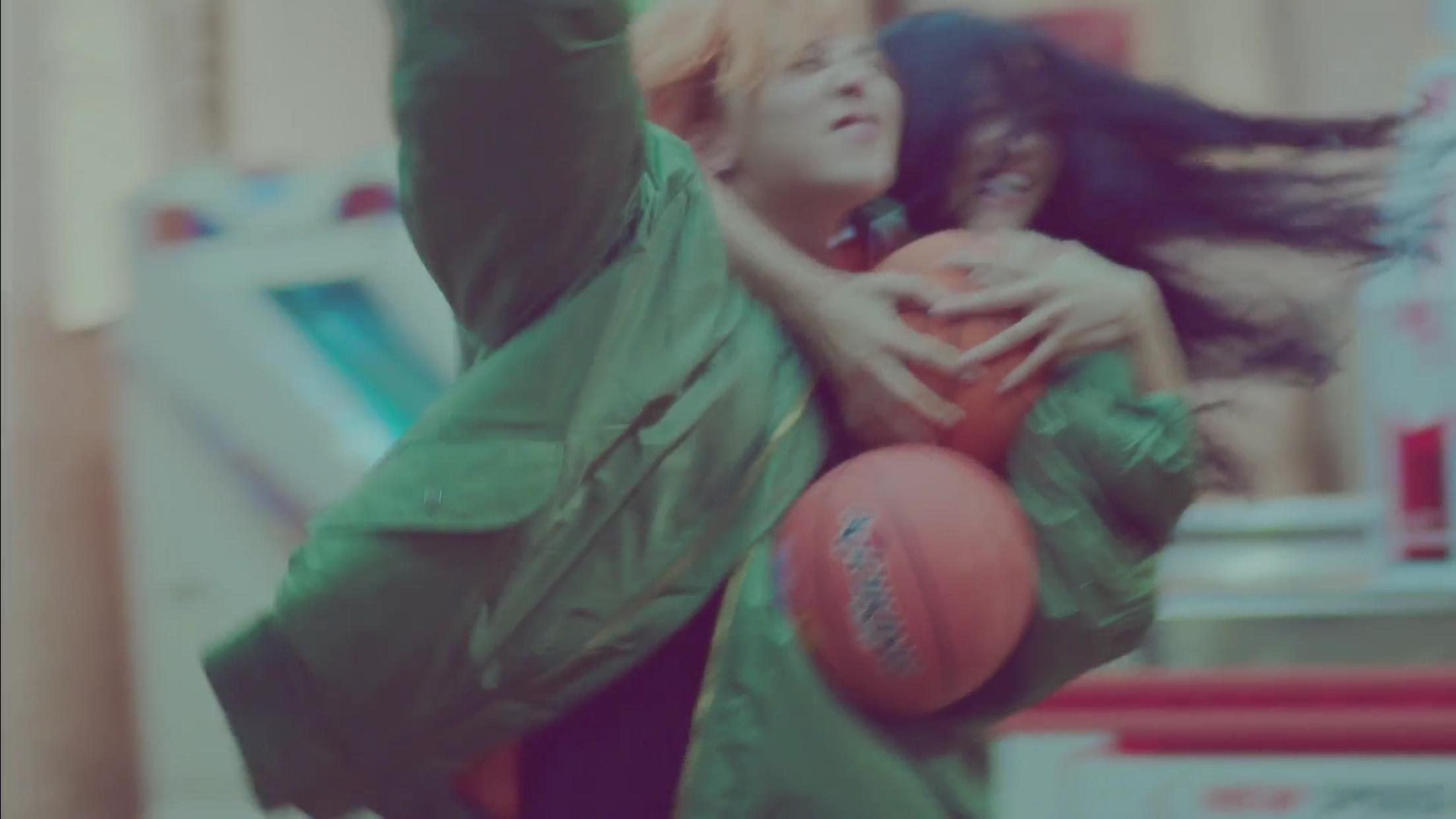 像你爱豆这样为Vetements痴狂