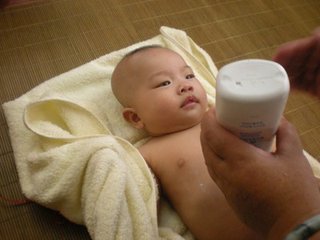 宝宝爽身粉中有滑石粉危害,爽身粉里的氧化锌对身体有危害吗