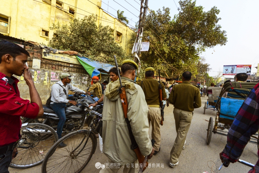 恒河祭祀,恒河夜晚宗教仪式