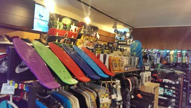 娼潵娼叮鏈嶉グ,娼潵娼叮绮惧搧绔ヨ姗辩獥