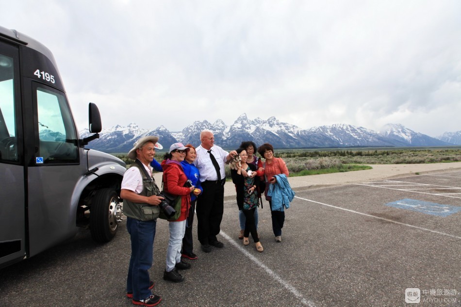 “敌兵”驾车我旅游