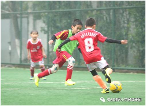 中国足球小将的胜利有多不容易,足球小将们风雨无阻