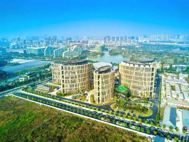 滨江到底是哪里,滨江是一条江吗