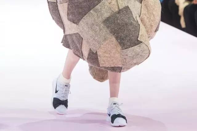 小白鞋过时了吗,清新马卡龙系小白鞋