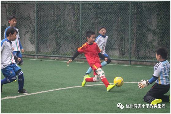 中国足球小将的胜利有多不容易,足球小将们风雨无阻