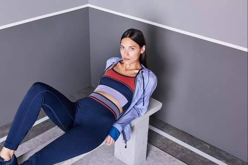 去健身房穿什么品牌的衣服有品位,穿什么运动服去健身房好