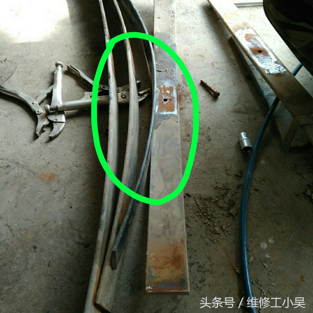 汽车满载车身下降,车辆载重一边重会导致车辆不平吗