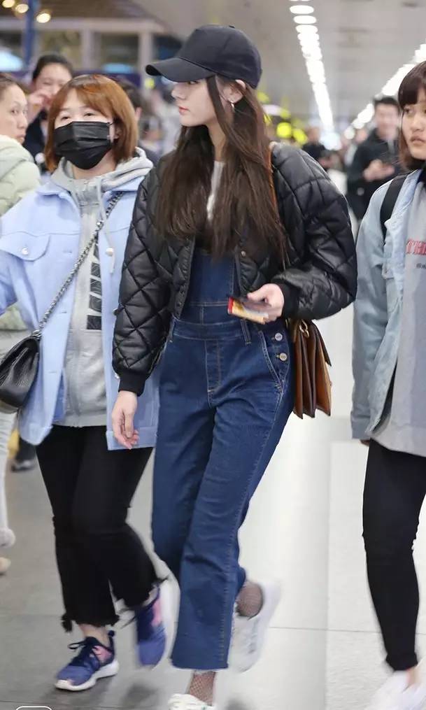 迪丽热巴穿搭曝光,迪丽热巴最新的穿搭品牌