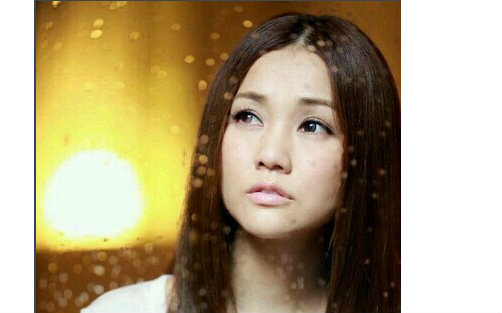 *安谢**琪已结婚,如今儿女双全,但是她的备胎之歌却经久不衰