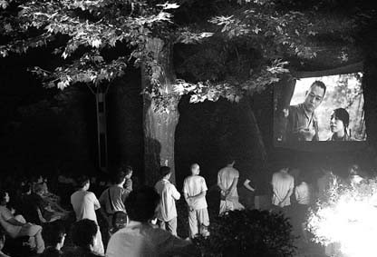 半夜上坟遇到的怪事,动土迁坟以后发生的灵异故事