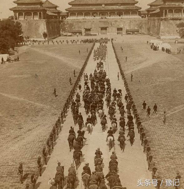 一间农村厕所，咋就能吓走一批城市娃？