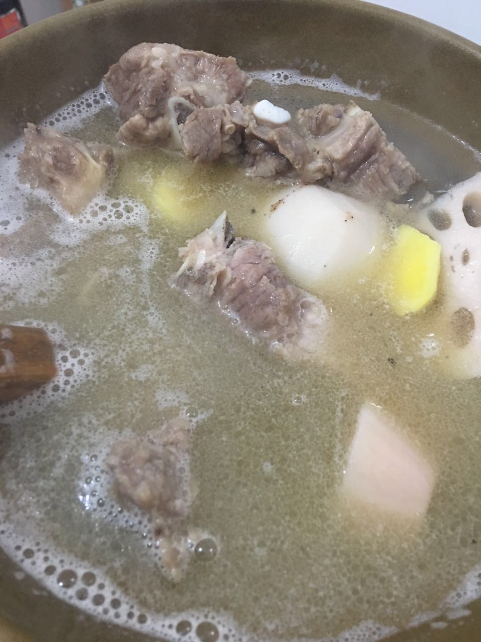 排骨汤入味的正确方法,如何炖排骨汤才能肉烂骨酥