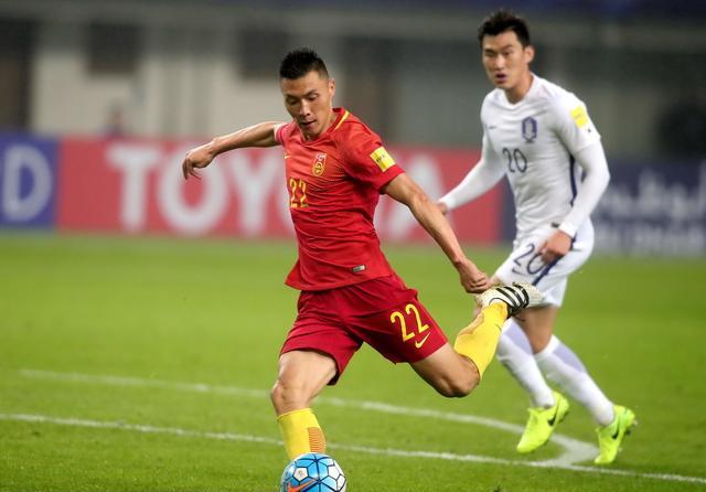 国足赢球球迷疯狂时刻,国足进球后球迷有多兴奋