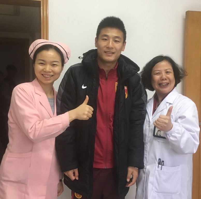 郑智和武磊的配合有多好,中韩赛前武磊和孙兴慜挑边