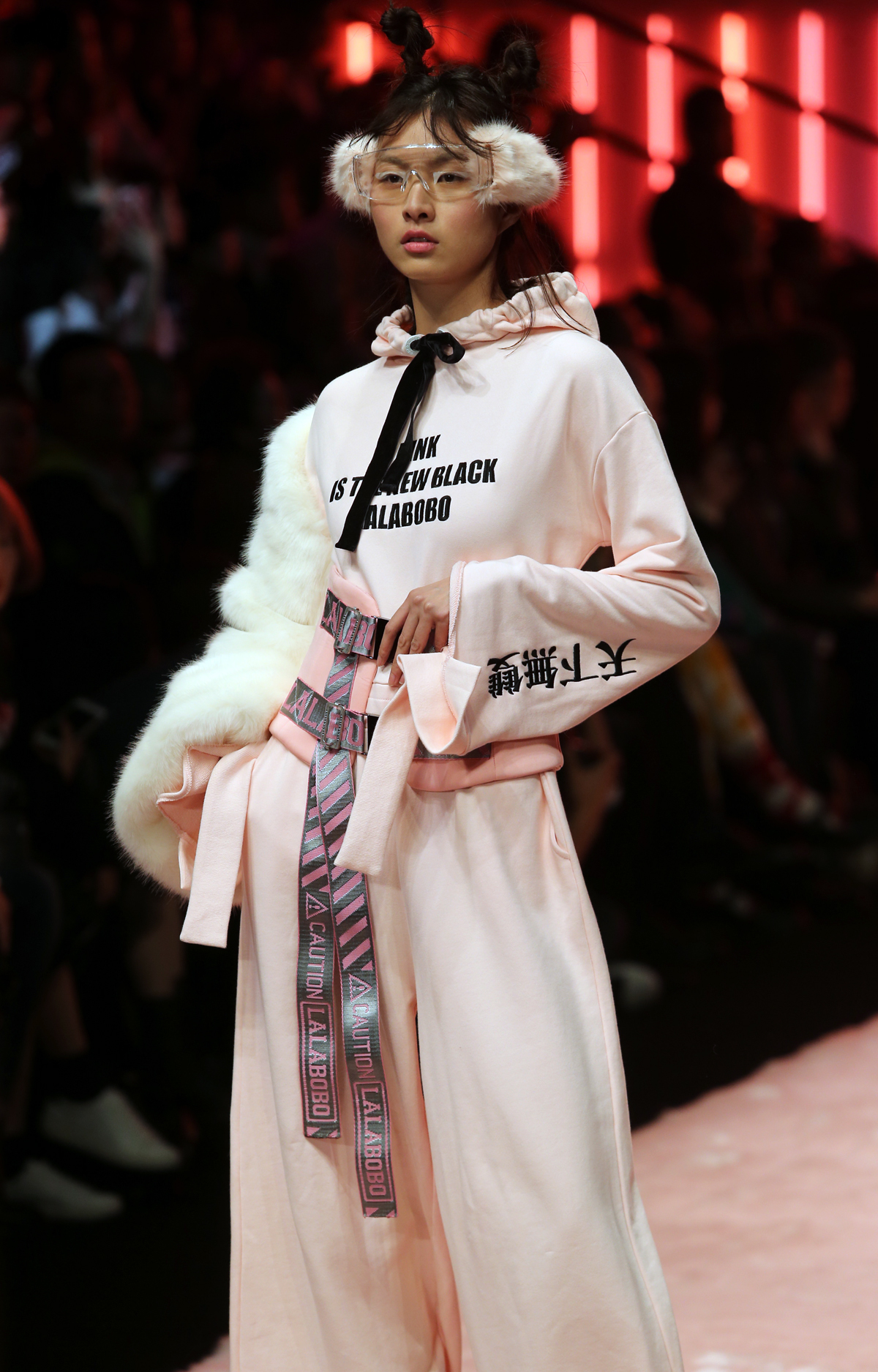 lalabobo澶忓鏂版濂楄,lalabobo鏃惰