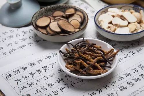 话说多了心脏不舒服吃什么药,心脏病用药口诀