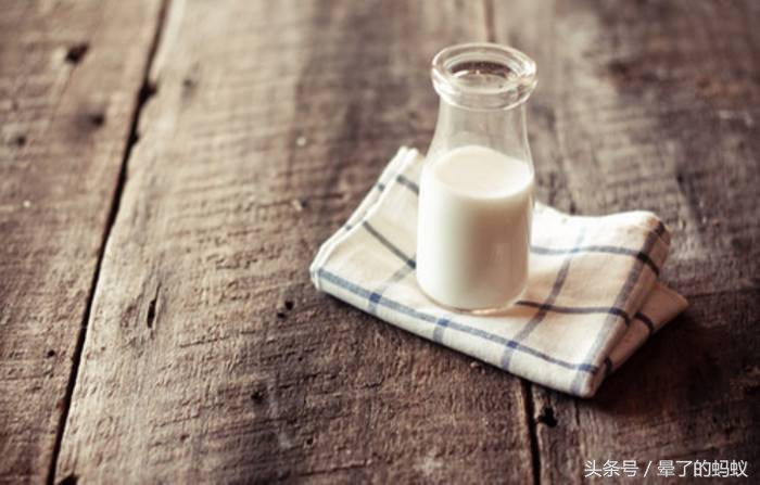 脸上的黑头粉刺怎么去除最有效,去除脸上粉刺和油的最好方法