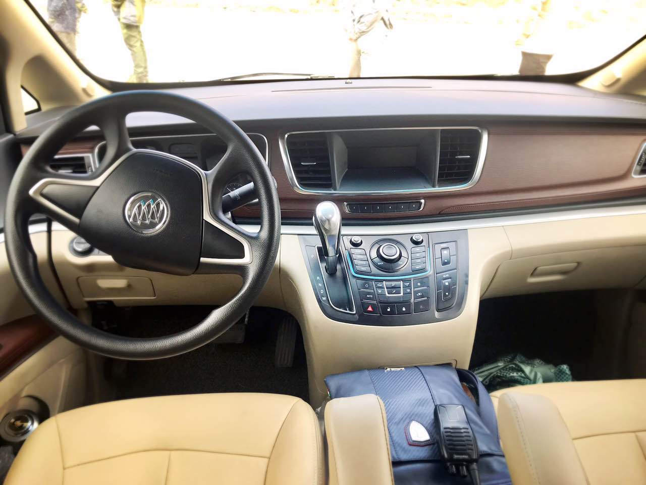 美女与野兽自驾进藏的故事从租辆别克GL8开始