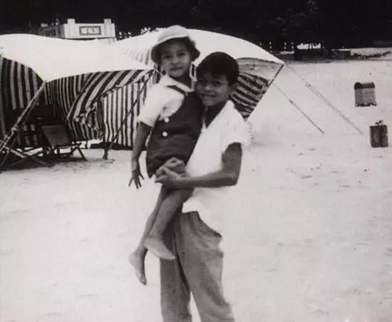 哥哥张国荣的传奇一生,张国荣老照片100张