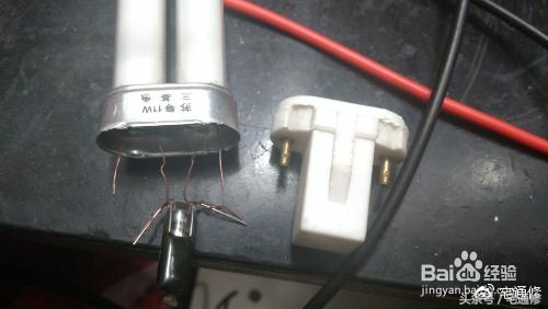 小台灯充不进去电该怎么修,小台灯按钮按不下去怎么修