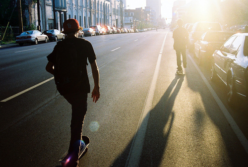 滑板新手学习滑板问题,新手玩滑板全部东西都要买什么