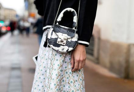 老婆生气要离婚怎么哄老婆开心,老婆生气老公不哄代表什么