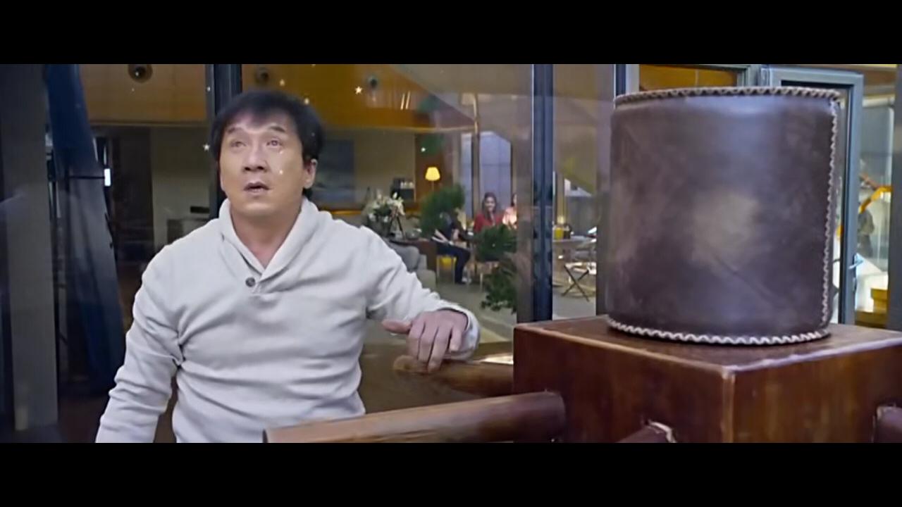 成龙为博美女芳心，耍宝累得眼冒金星