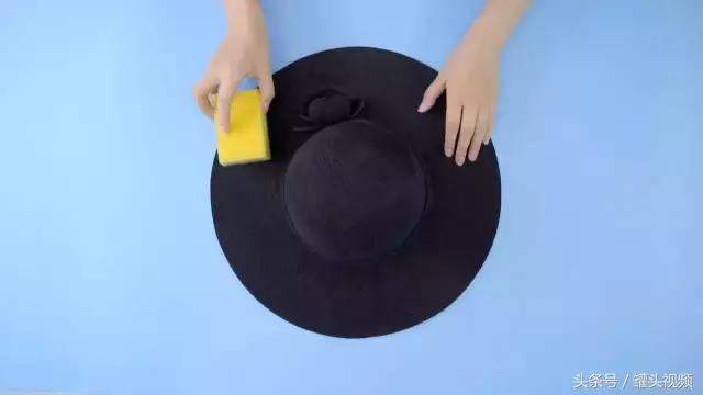 帽子怎么洗才能又白又好看,怎么样让帽子变好看