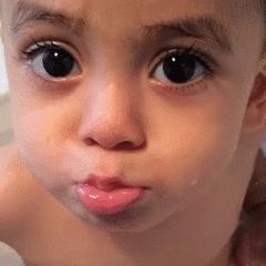 妈妈恶作剧吓哭孩子,恶作剧吓小宝宝