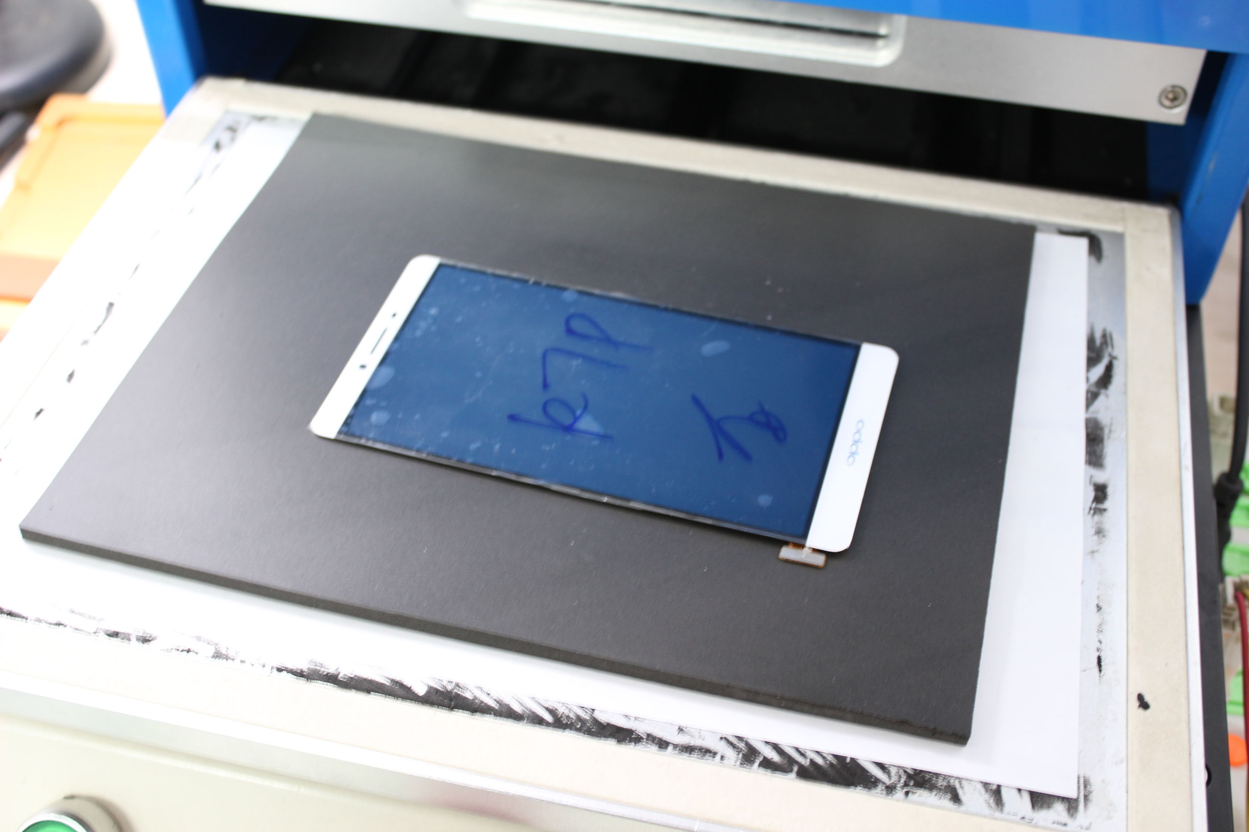 手机维修店手机屏幕更换注意什么,手机维修店不给换自带外屏的原因