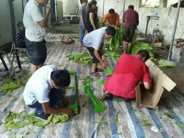 牛人发明全自动卷烟机器视频,牛人自制发明抽烟机