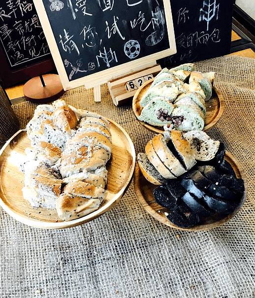 还在找代购买鲍师傅、杏花楼？NO~南京的爆款美食就够你吃的了！